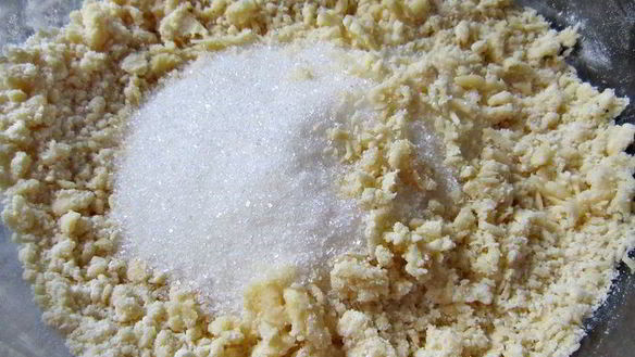 ШАГ 2. творожный пирог с абрикосами глазунья