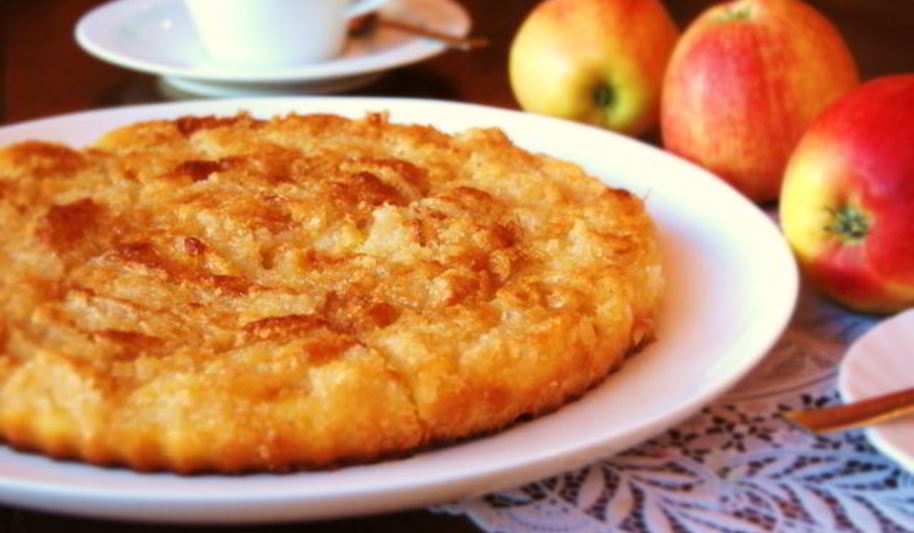 Рецепт творожный пирог с яблоками и кокосовой карамелью