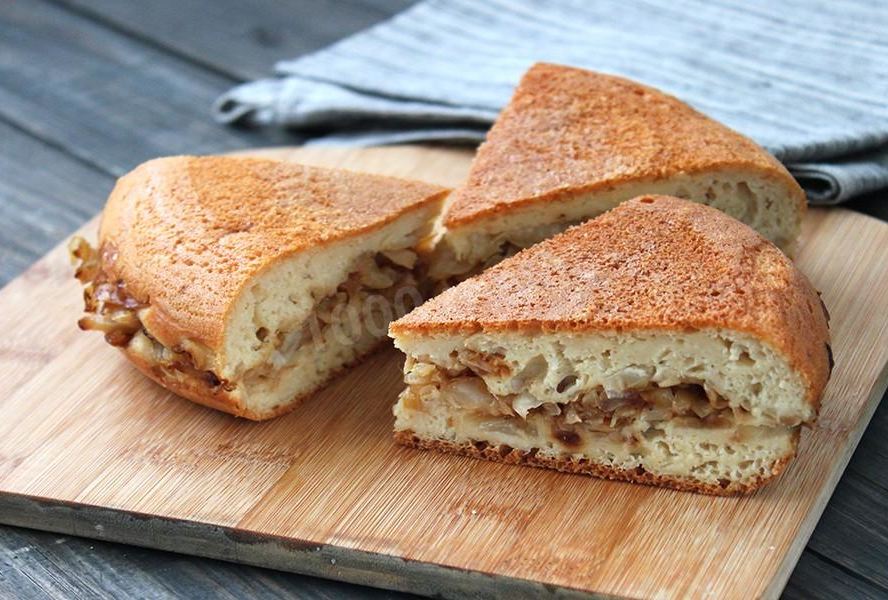 Заливной пирог с капустой в мультиварке