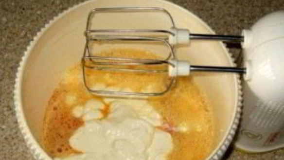 ШАГ 2. заливной пирог с сайрой