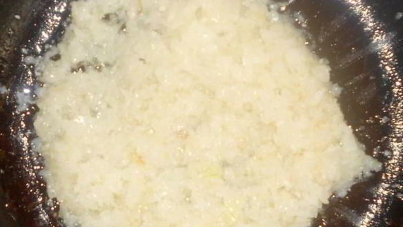 ШАГ 2. заливной рыбный пирог с рыбными консервами