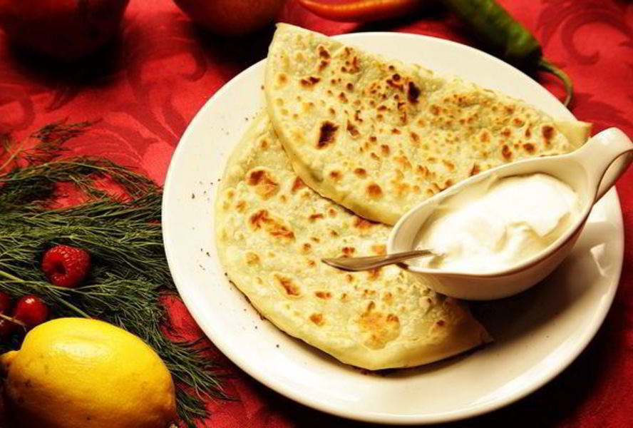 Азербайджанские кутабы с сыром
