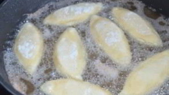 ШАГ 6. быстрые жареные пирожки