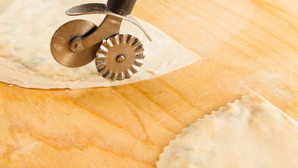 ШАГ 17. кутабы с сыром и тархуном