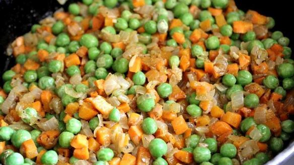 ШАГ 3. марокканские пирожки с морковью и горохом