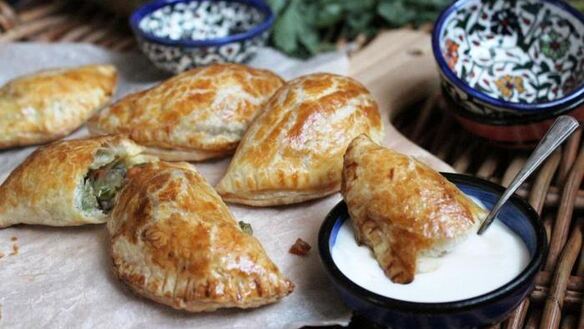 ШАГ 5. марокканские пирожки с морковью и горохом