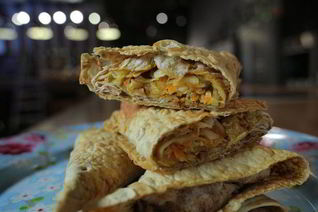 Пирожки из лаваша с курицей и капустой