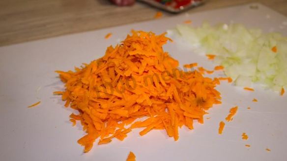 ШАГ 3. пирожки из ржаной муки с капустой в духовке