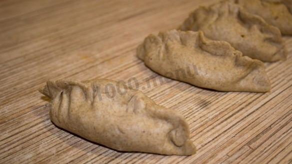 ШАГ 22. пирожки из ржаной муки с капустой в духовке