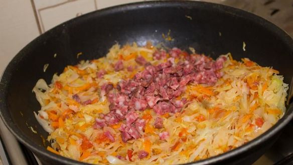 ШАГ 10. пирожки из ржаной муки с капустой в духовке