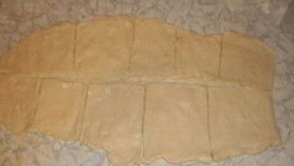 ШАГ 8. пирожки из слоеного теста с грибами и картошкой