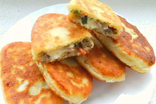 Пирожки из творожного теста