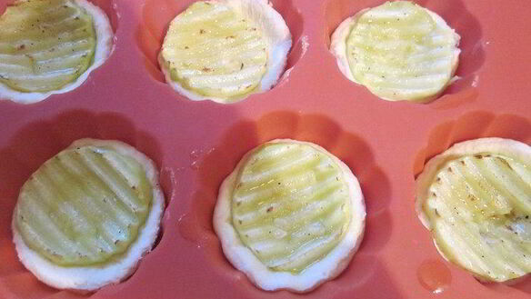 ШАГ 5. пирожки с кабачком и сыром