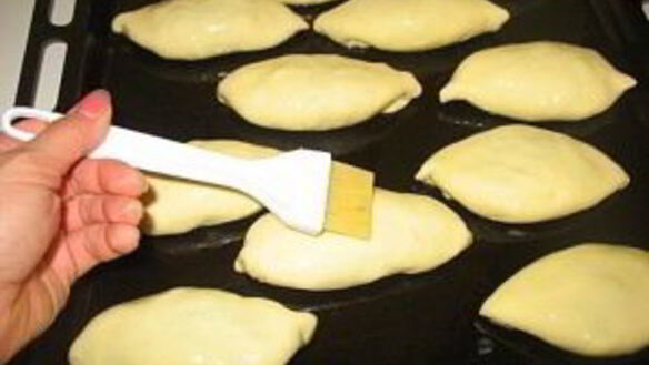 ШАГ 7. пирожки с капустой и грибами