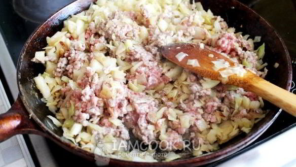 ШАГ 6. пирожки с капустой и мясом в духовке