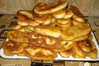 Пирожки с картошкой, луком и острым перцем