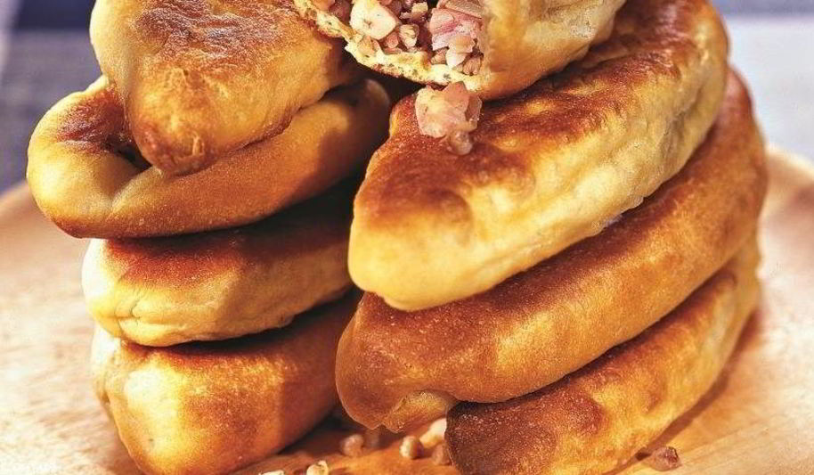 Рецепт пирожки с квашеной капустой и утиными шкварками