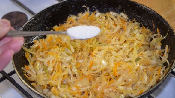 ШАГ 12. пирожки с квашеной капустой жареные