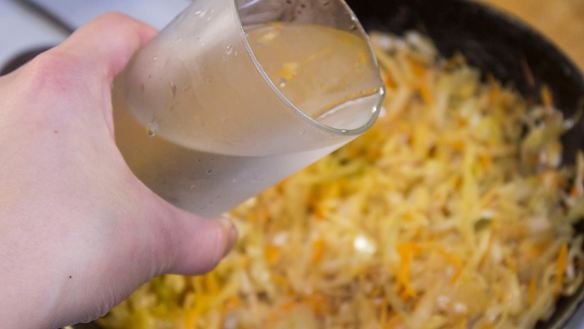 ШАГ 13. пирожки с квашеной капустой жареные