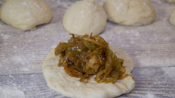 ШАГ 18. пирожки с квашеной капустой жареные