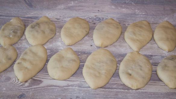 ШАГ 21. пирожки с квашеной капустой жареные