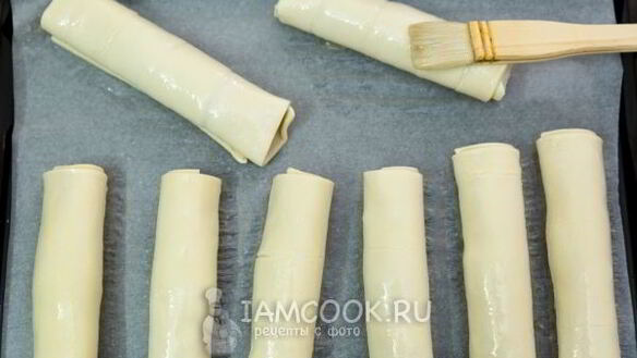 ШАГ 9. пирожки с мясом из слоеного теста в духовке