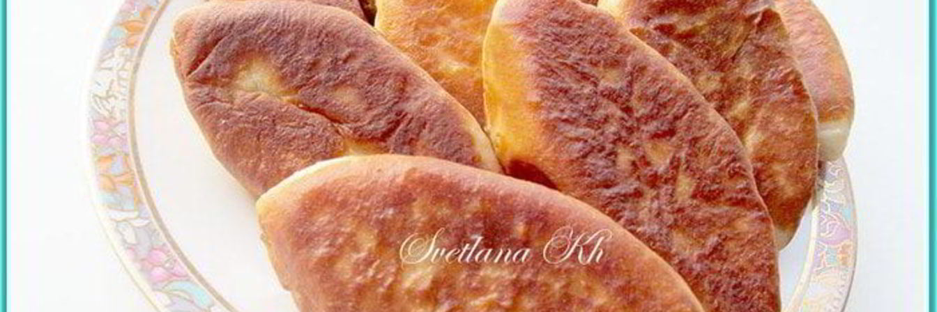 Пирожки с мясом, капустой и помидорами