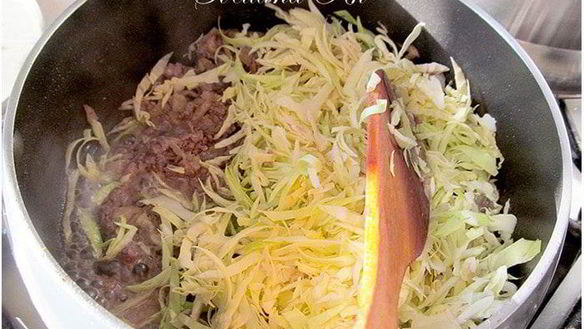 ШАГ 3. пирожки с мясом, капустой и помидорами