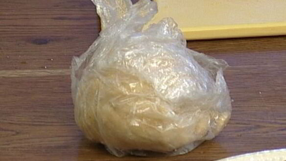 ШАГ 3. пирожки с помидорами