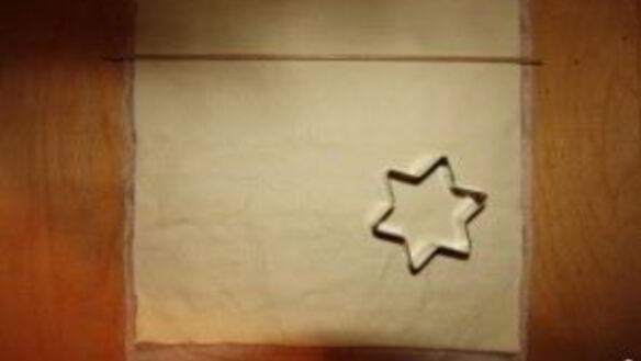 ШАГ 5. пирожки с рыбой из слоеного теста