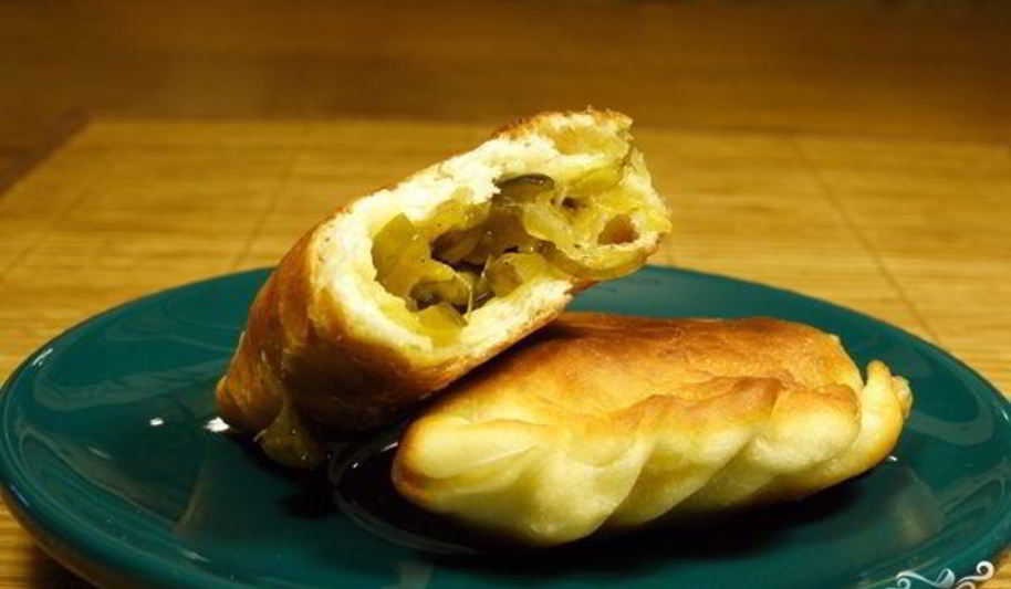 Рецепт пирожки с солеными огурцами