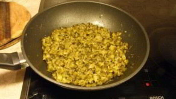 ШАГ 3. пирожки с солеными огурцами