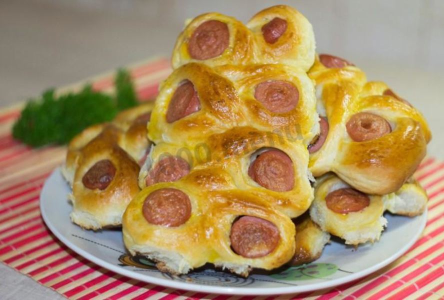 Пирожки с сосиской в духовке Гусеницы