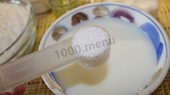 ШАГ 3. пирожки с сосиской в духовке гусеницы