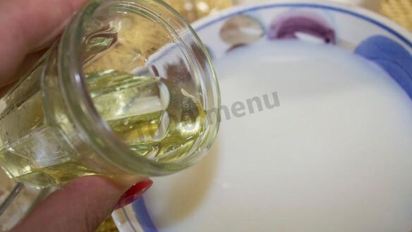 ШАГ 4. пирожки с сосиской в духовке гусеницы