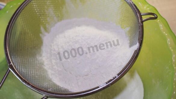 ШАГ 5. пирожки с сосиской в духовке гусеницы