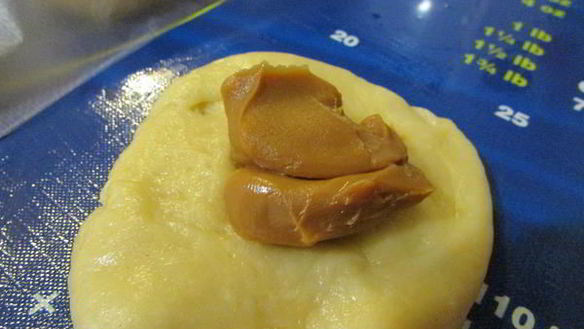 ШАГ 7. пирожки с вареной сгущенкой