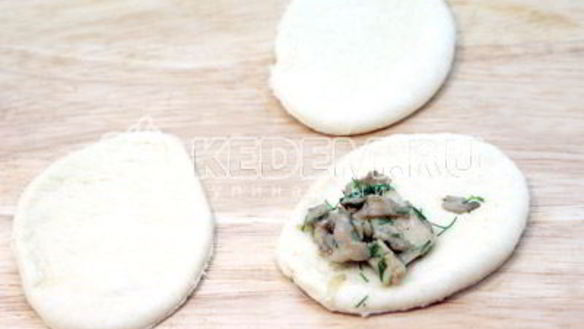 ШАГ 6. пирожки с вешенками