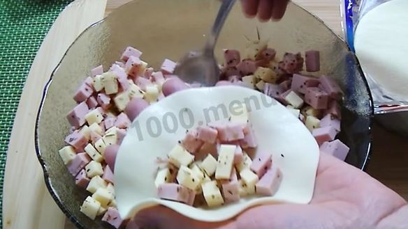 ШАГ 4. пирожки с ветчиной и сыром