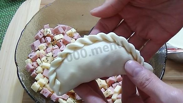 ШАГ 9. пирожки с ветчиной и сыром