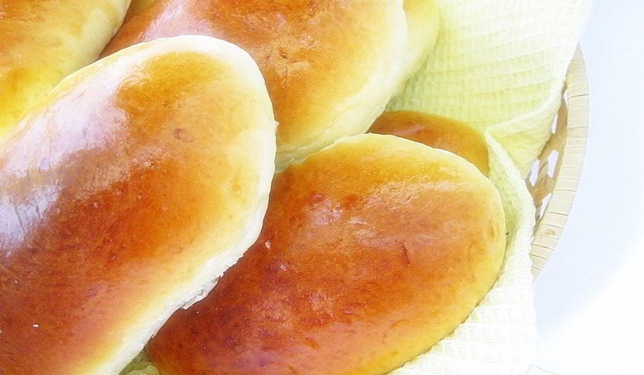 Рецепт пирожки с вишней и черной смородиной