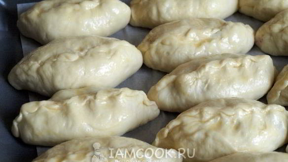 ШАГ 12. пирожки с вишней в духовке