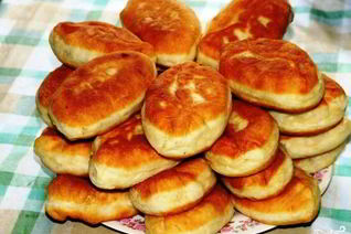 Пирожки с вишней