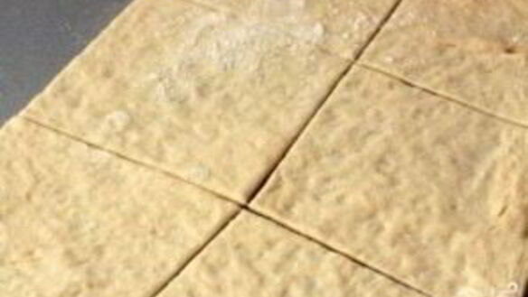 ШАГ 3. пирожки с яйцом и зеленым луком