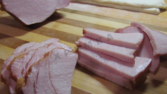 ШАГ 3. пирожки слоеные конвертики с сыром и ветчиной