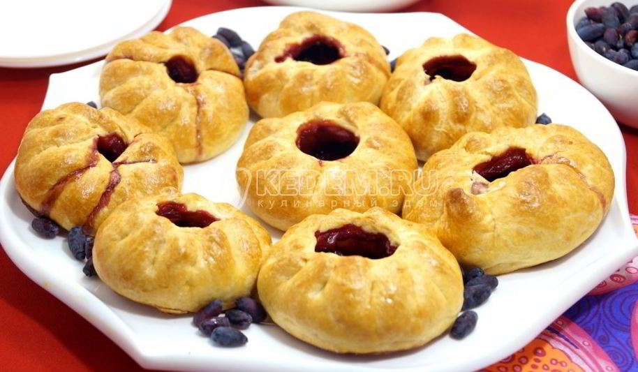 Рецепт пирожки в духовке с жимолостью