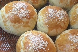 Погача — пирожки с фетой и петрушкой