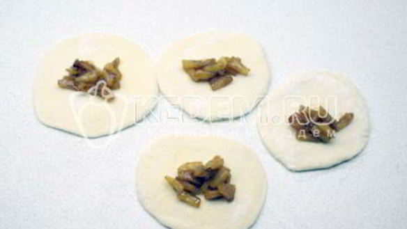 ШАГ 4. сладкие пирожки в духовке