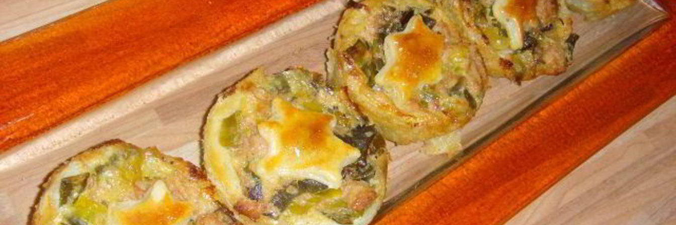 Слоеные открытые пирожки