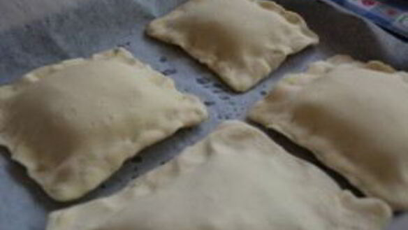 ШАГ 7. слоеные пирожки с грибами